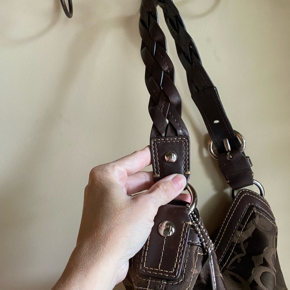 Gorgeous authentic Signature Coach Shoulder Bag - Picture 9 of 11